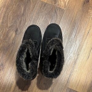 totes Black Winter Boots with Faux Fur
